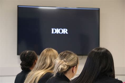 galerie dior recrutement|dior offre d'adresse.